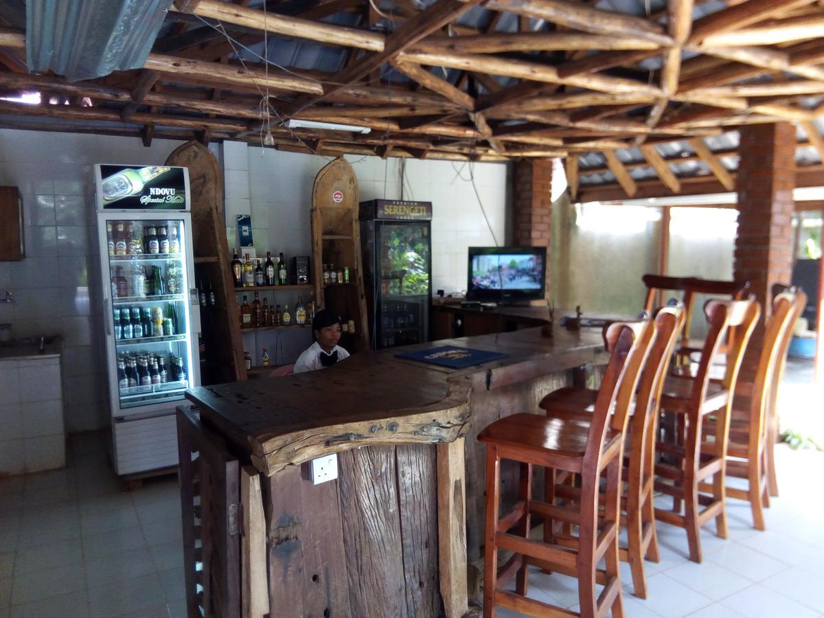 Neneu Hotel Moshi Buitenkant foto