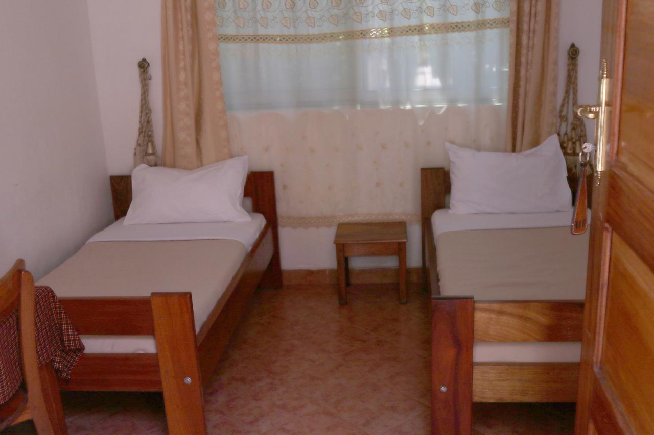Neneu Hotel Moshi Buitenkant foto