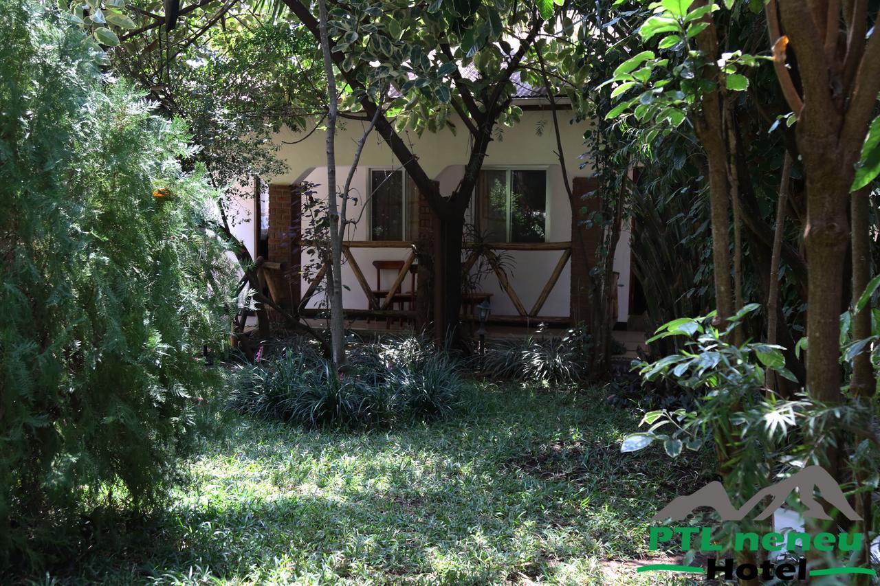 Neneu Hotel Moshi Buitenkant foto