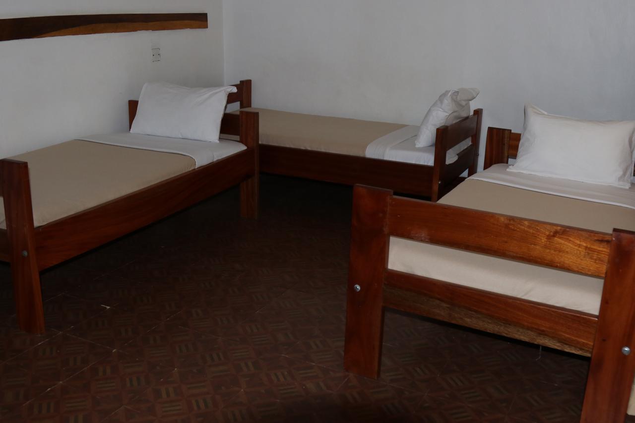 Neneu Hotel Moshi Buitenkant foto