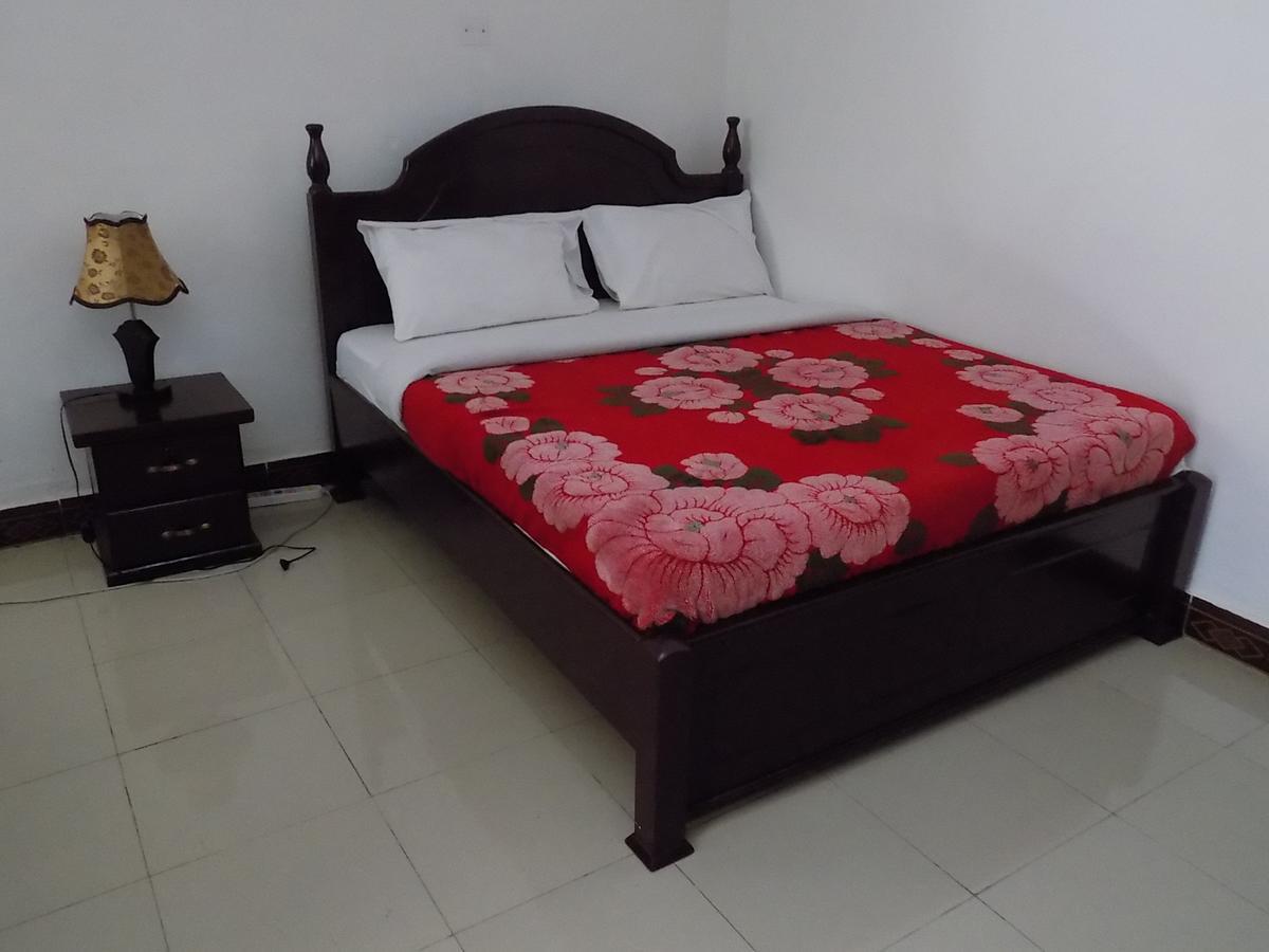 Neneu Hotel Moshi Buitenkant foto