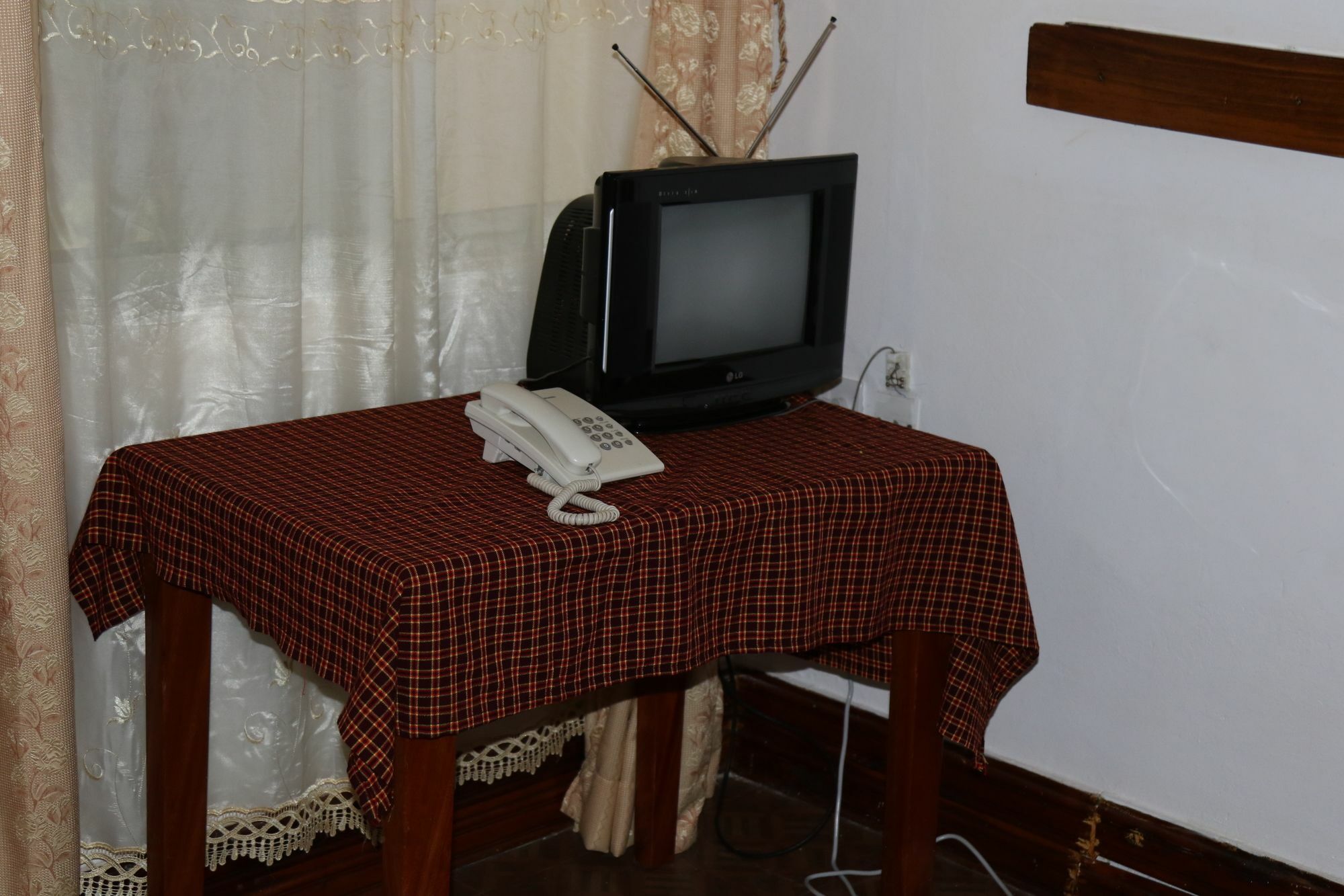 Neneu Hotel Moshi Buitenkant foto