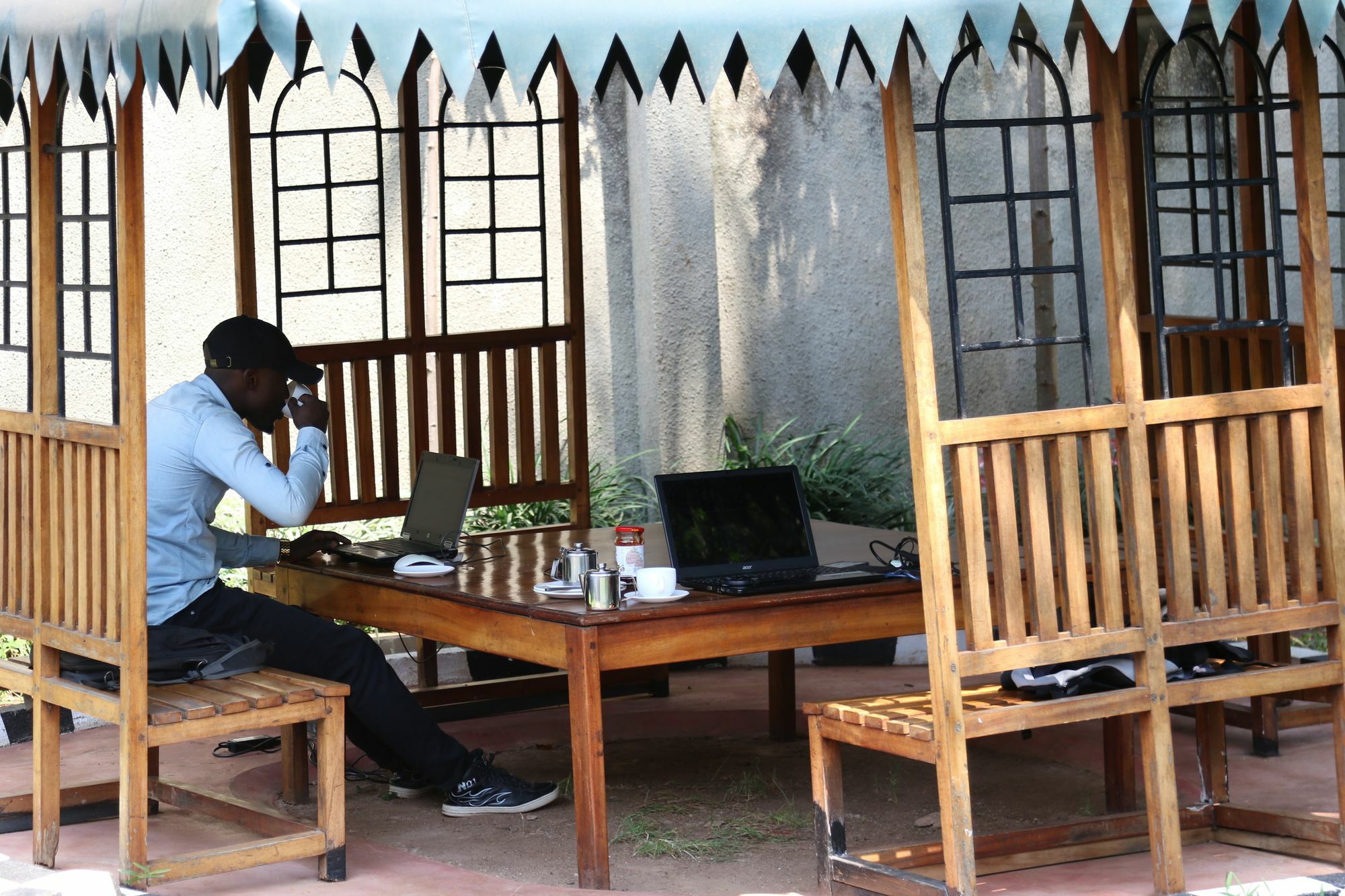 Neneu Hotel Moshi Buitenkant foto