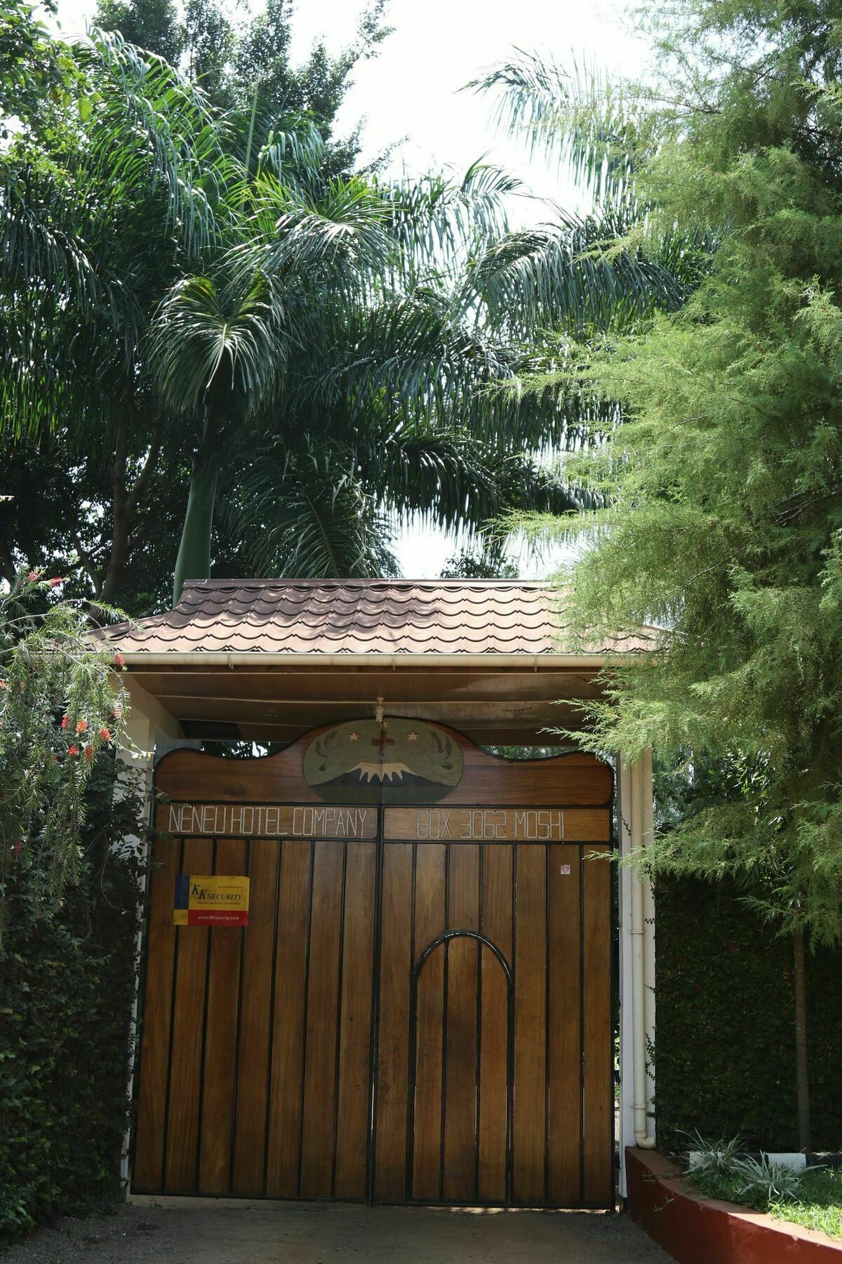 Neneu Hotel Moshi Buitenkant foto
